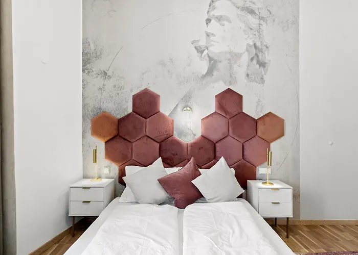 Hotel Designer Asaria